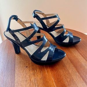 Navy blue heels